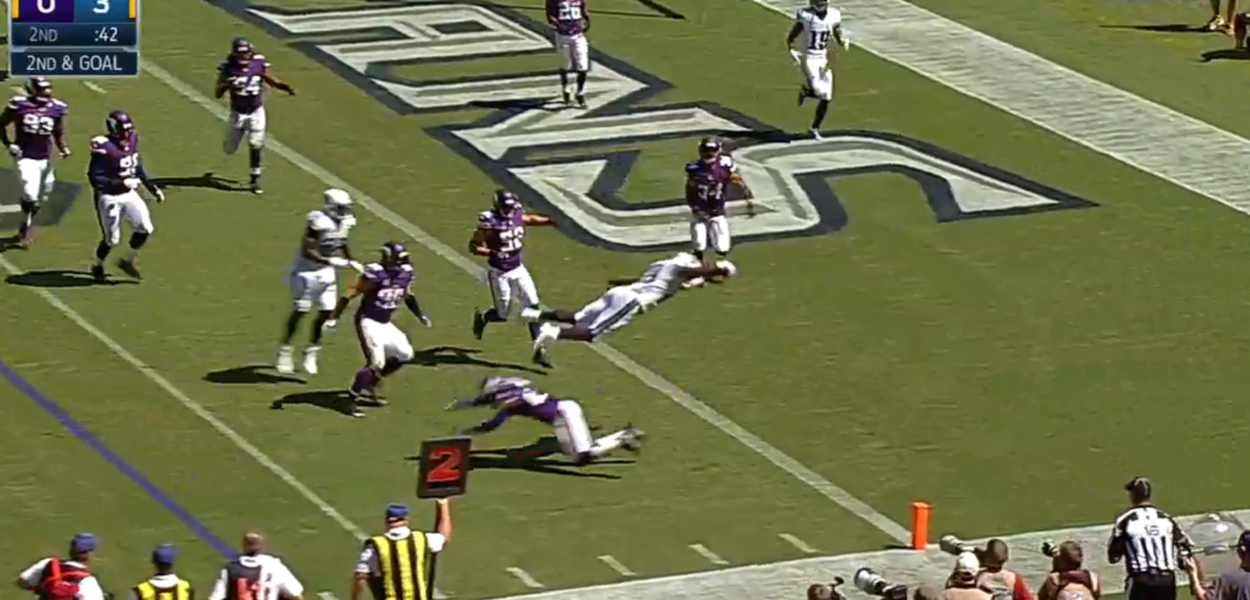 demarco-murray-plante-un-enorme-touchdown-face-aux-vikings