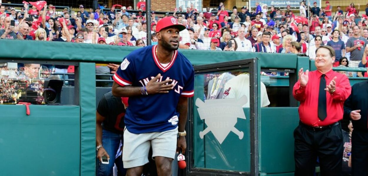 Quand LeBron James débarque dans le stade des Cleveland Indians