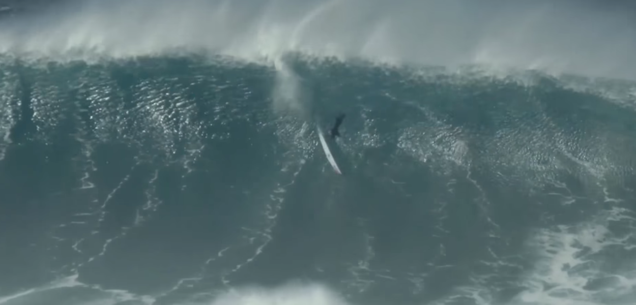 Nazare-Tom-Lowe-Wipeout