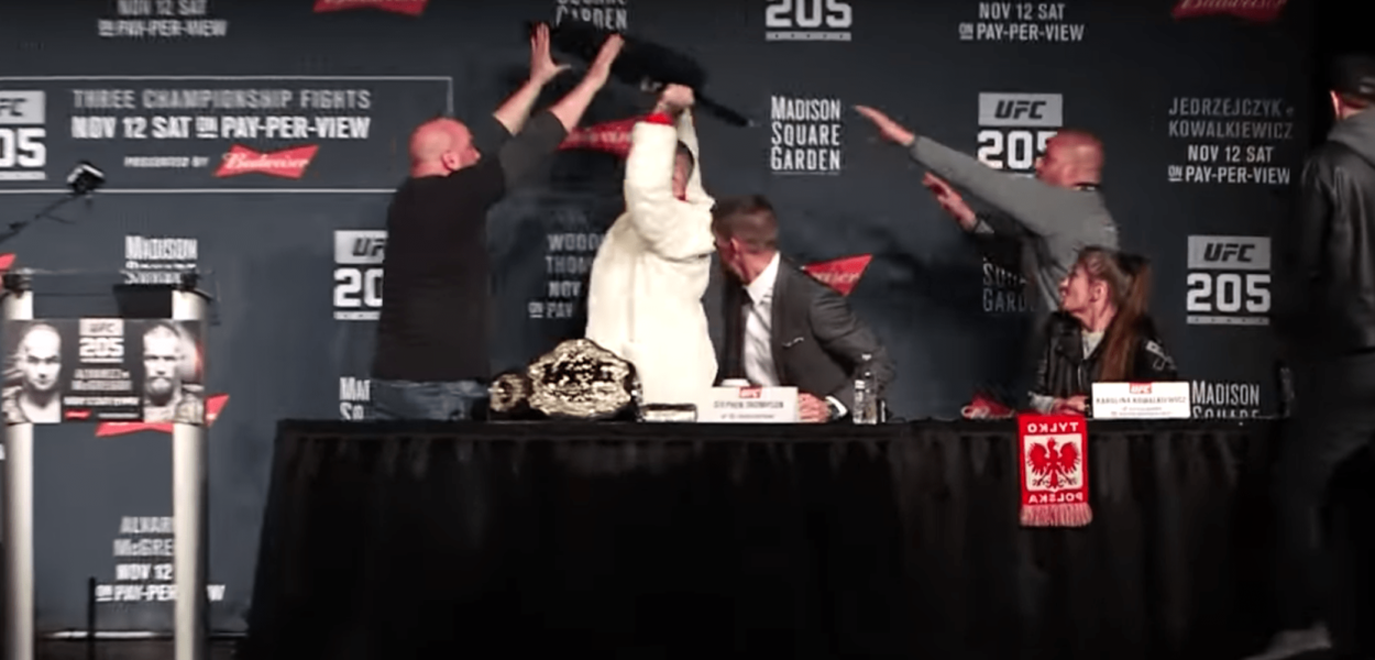 Et l’UFC 205 Pre Fight Conference a basculé dans l’irréel