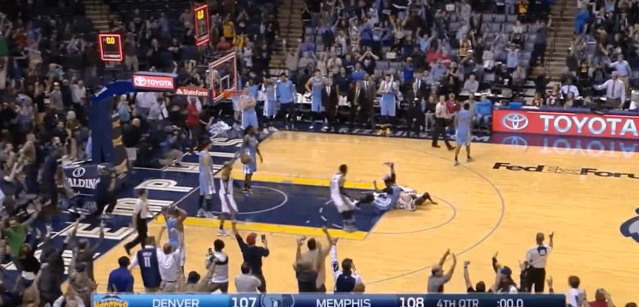 Marc Gasol tape le Buzzer Beater et enterre Denver !