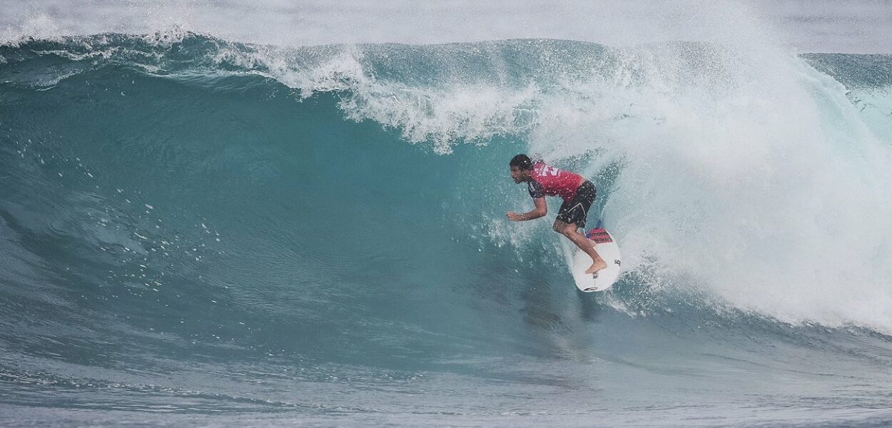 Michel-Bourez-Billabong-Pipe-Masters