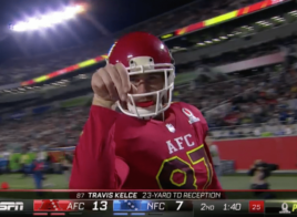 Au Pro Bowl, Travis Kelce célèbre son touchdown en faisant le Salt Bae