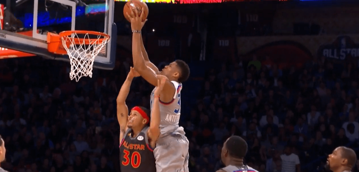 All-Star Game - Giannis Antetokounmpo a écrasé Stephen Curry