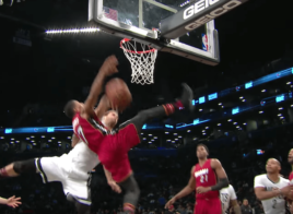 Brook Lopez claque le contre de la soirée et explose Rodney McGruder