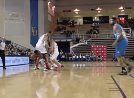 En D-League, Robinson passe entre les jambes d’un défenseur