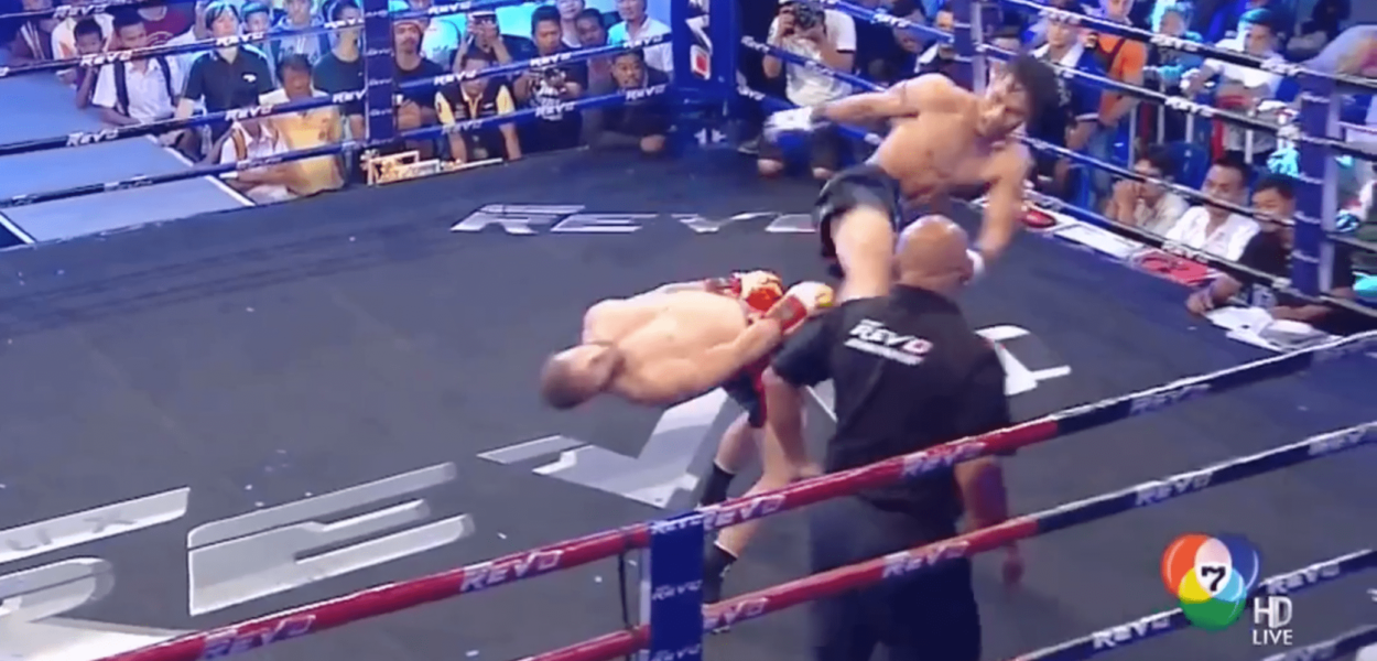 Rafael "Ataman" Fiziev fait un move tout droit sorti de la matrice
