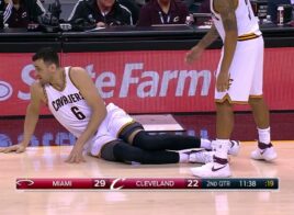 Andrew Bogut est out pour la saison régulière et les playoffs