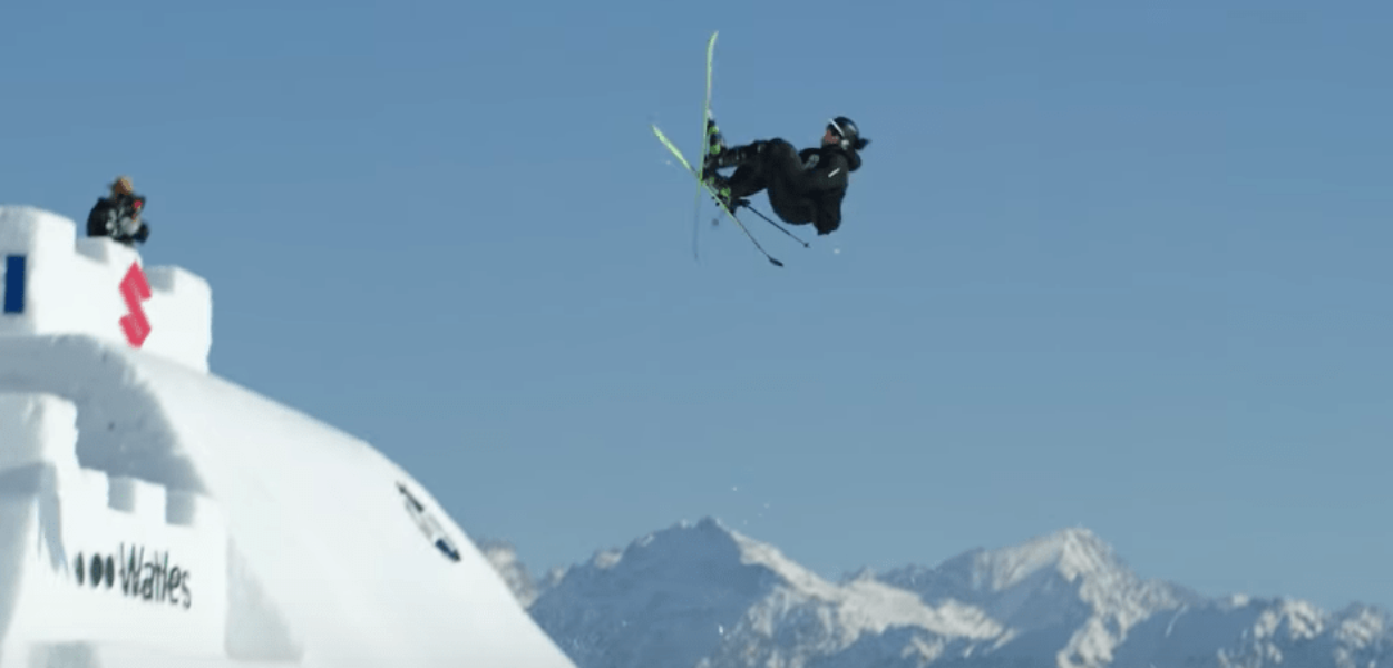Andri Ragettli réussit le premier quad cork 1800 en ski