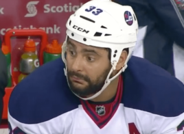 Dustin Byfuglien crache malencontreusement sur quelqu’un