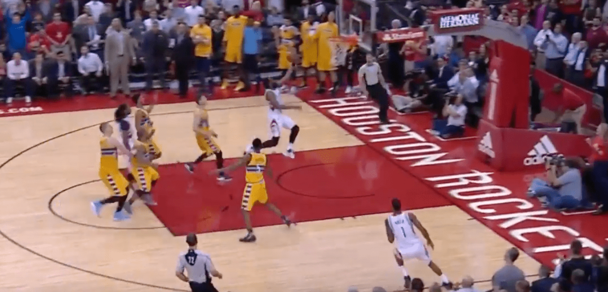 James Harden traverse tout le terrain pour le Game-Winner face aux Nuggets