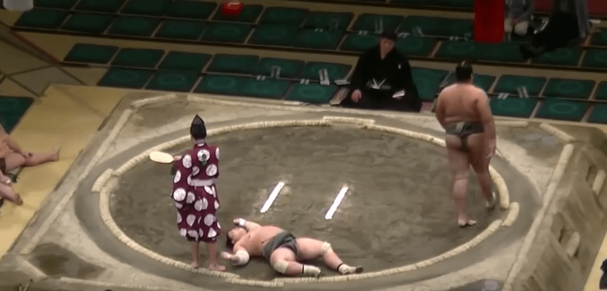 Un KO après une seconde dans un combat sumo