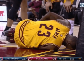 LeBron James s’est fait exploser les parties par Jason Smith