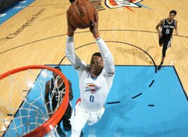 Russell Westbrook rejoint Wilt Chamberlain et OKC fait tomber les Spurs !