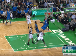 Aaron Gordon envoie l’un des dunks de l’année sur le pauvre Marcus Smart