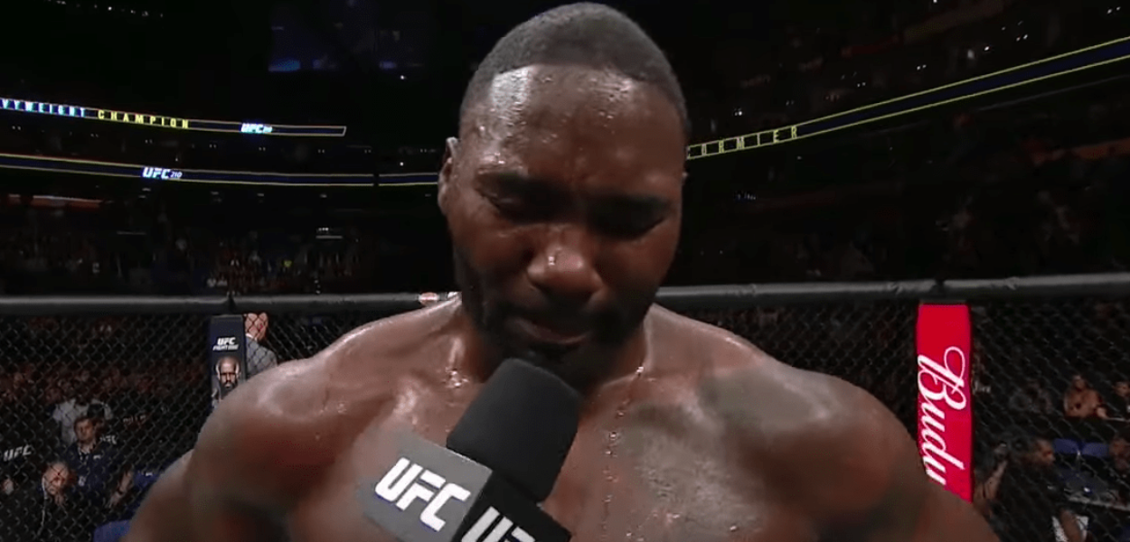 Anthony Johnson annonce sa retraite au bord des larmes – la départ d’un roi sans couronne