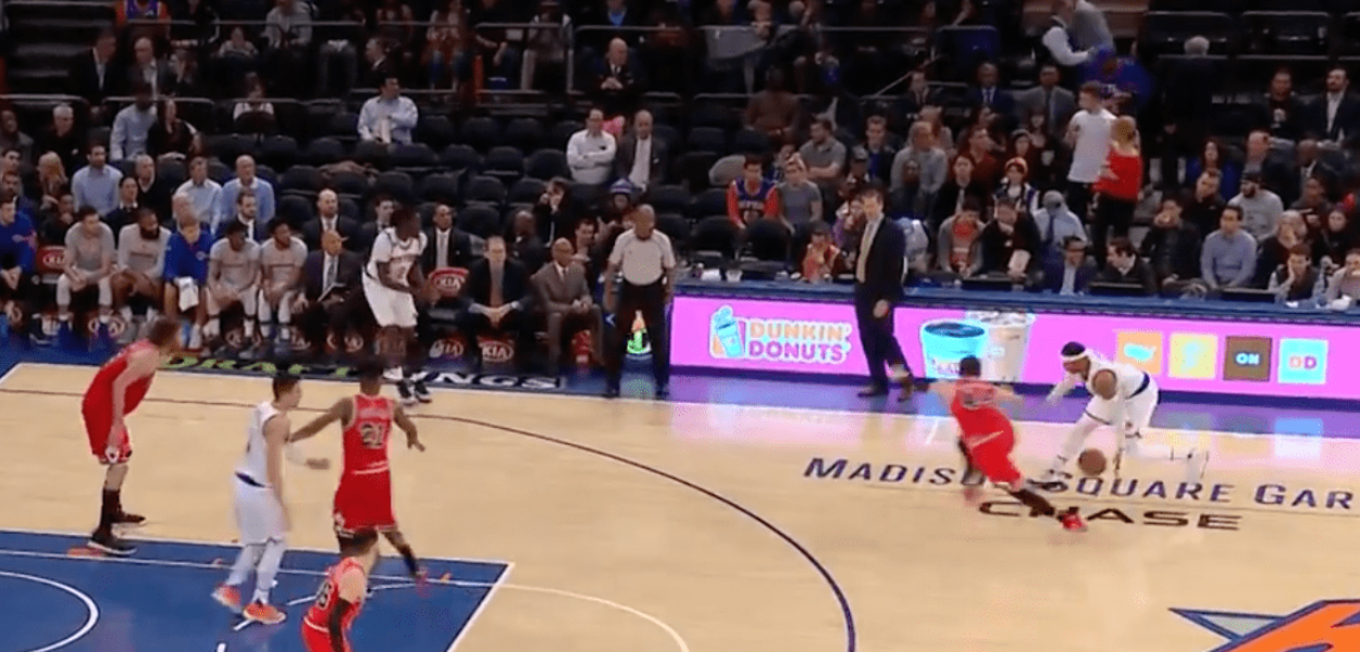 Carmelo Anthony casse les chevilles de Nikola Mirotic et envoie le trois-points lointain