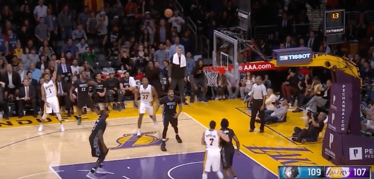 D’Angelo Russell offre la victoire aux Lakers au buzzer