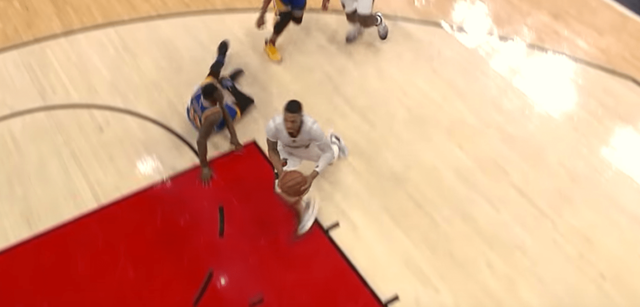 Damian Lillard a salement crossé Draymond Green