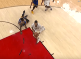 Damian Lillard a salement crossé Draymond Green