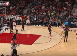 La grosse action à 4 points de Damian Lillard contre les Suns