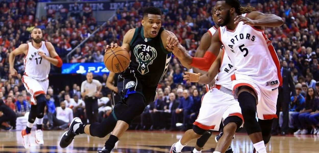 Giannis Antetokounmpo et les Bucks gèrent les Raptors