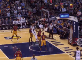 Giannis Antetokounmpo explose Myles Turner