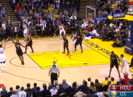 James Harden claque un trois-points, Stephen Curry le calme tout de suite