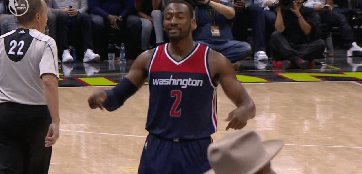 John Wall trashtalk Gucci Mane, Quavo et Julio Jones pendant le match contre les Hawks