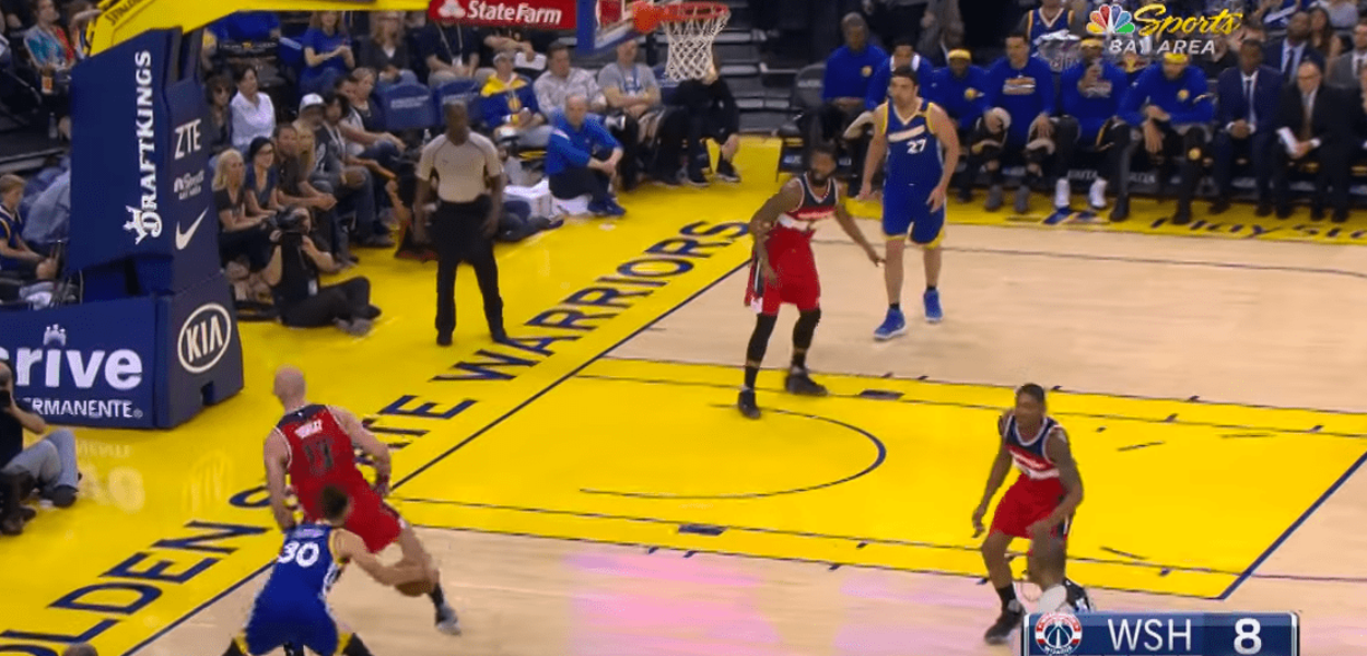 Stephen Curry fait la totale au pauvre Marcin Gortat