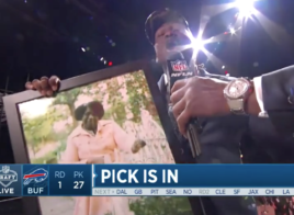 Le discours bouillant de Takkarist McKinley en hommage à sa grand-mère lors de la Draft