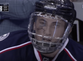 Zach Werenski se fait démonter par le palais et revient en jeu