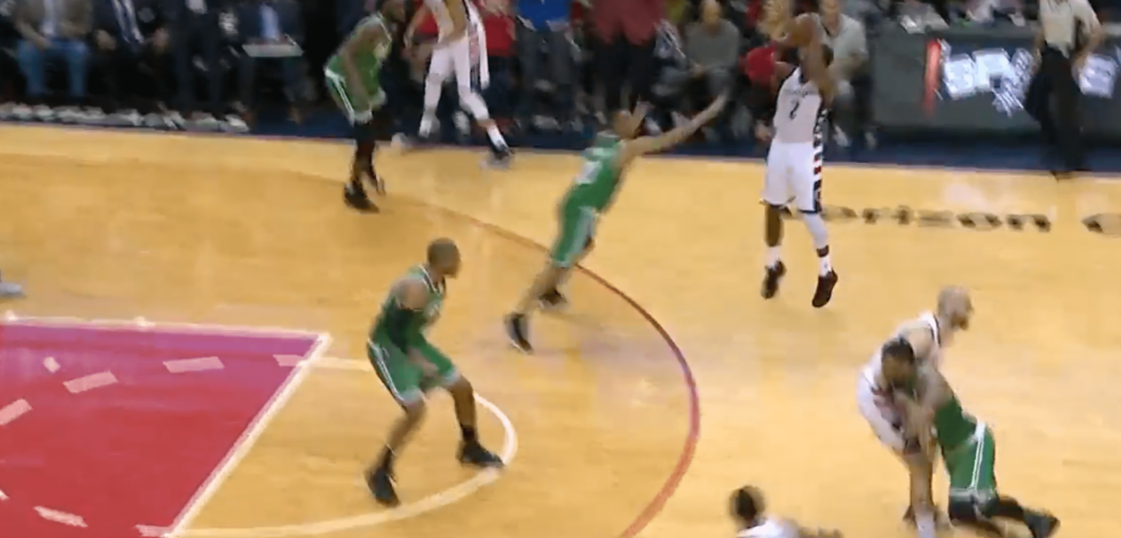 L’énorme Game Winner de John Wall pour forcer le Game 7