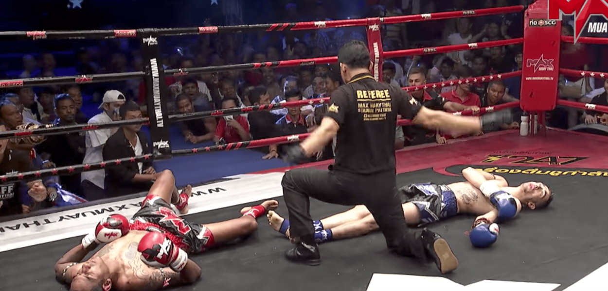 Un énorme double KO lors du Max Muay Thai