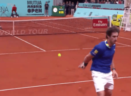 Pablo Cuevas claque le point de l’année contre Alexander Zverev