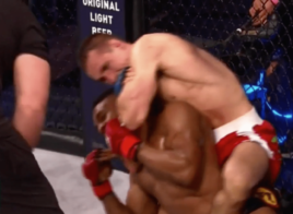 Rory MacDonald termine tranquillement Paul Daley par étranglement