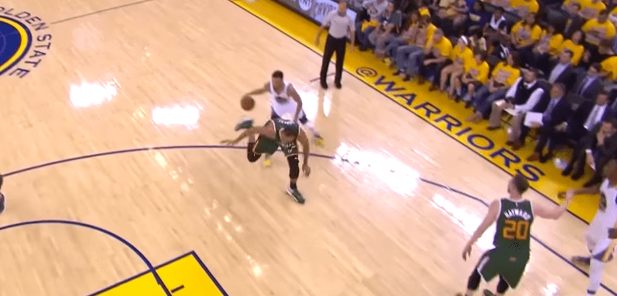 Stephen Curry a fait la totale à Rudy Gobert contre le Jazz