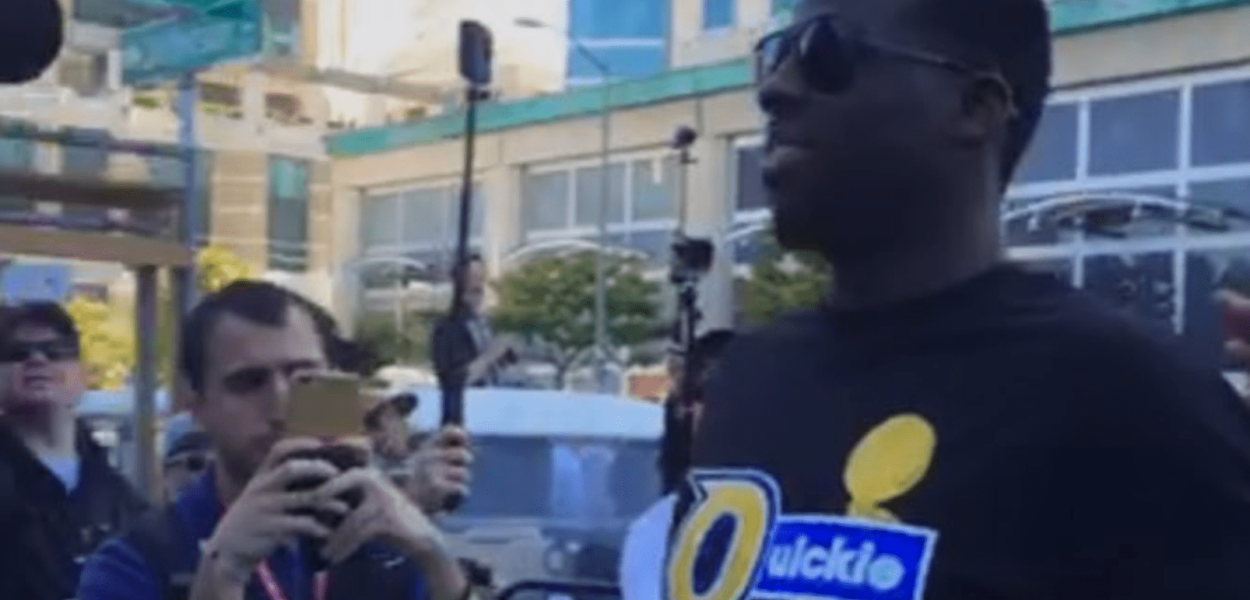 Draymond Green ne peut pas s’empêcher de troller les Cavaliers pendant la parade