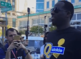 Draymond Green ne peut pas s’empêcher de troller les Cavaliers pendant la parade