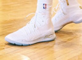 Stephen Curry a présenté ses Curry 4 lors du Game 1