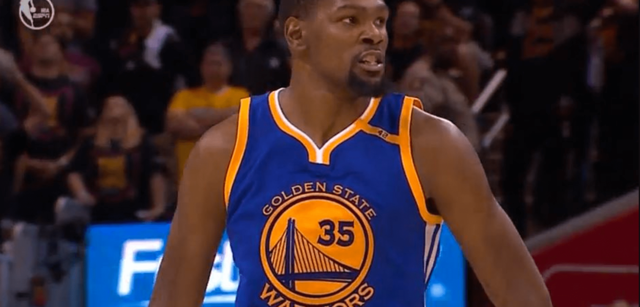 Les Warriors arrachent le Game 3 contre les Cavaliers