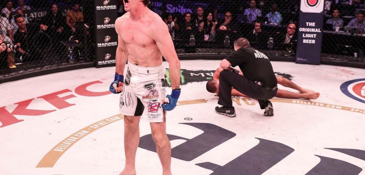 Zach Freeman combattant à mi-temps a vaincu Aaron Pico en 24s