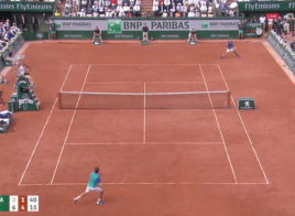 Le coup droit long de ligne monstrueux de Rafael Nadal