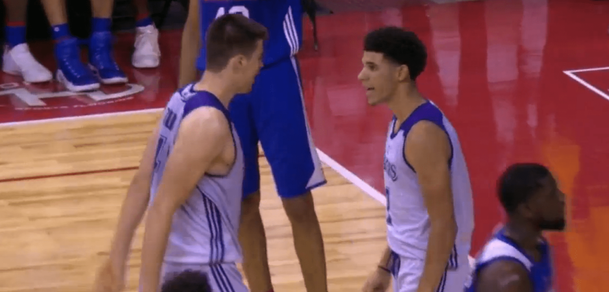 Lonzo Ball en démonstration face aux Philadelphia Sixers