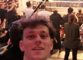 Il s’incruste à la Conférence de Presse Mayweather vs. McGregor