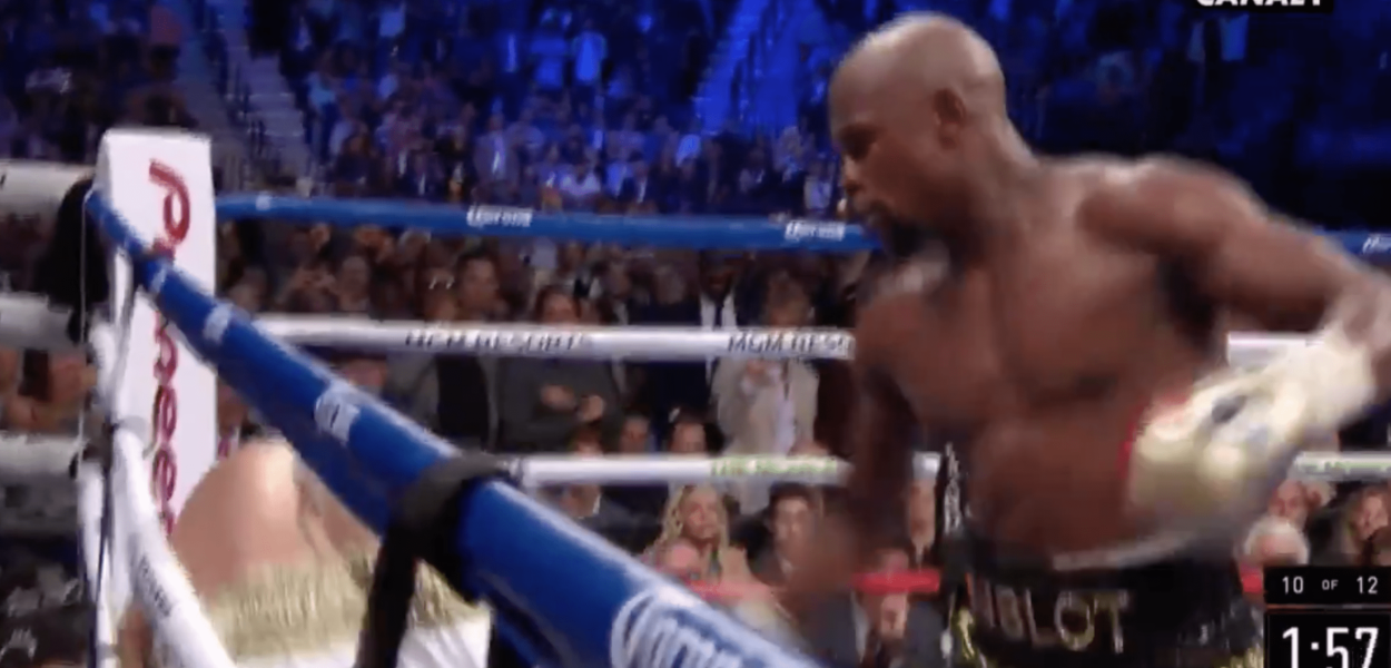 Floyd Mayweather s’impose par TKO contre Conor McGregor