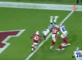 Dak Prescott s'envole pour son touchdown contre les Cardinals !