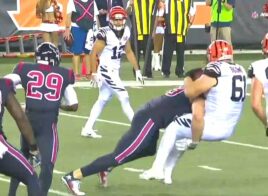 JJ Watt termine le travail avec un gros plaquage sur Russell Bodine