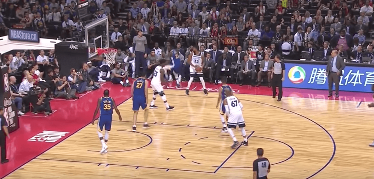 Sur une action, Draymond Green a pris très cher contre Karl-Anthony Towns