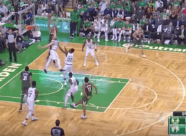Giannis Antetokounmpo sur Aron Baynes